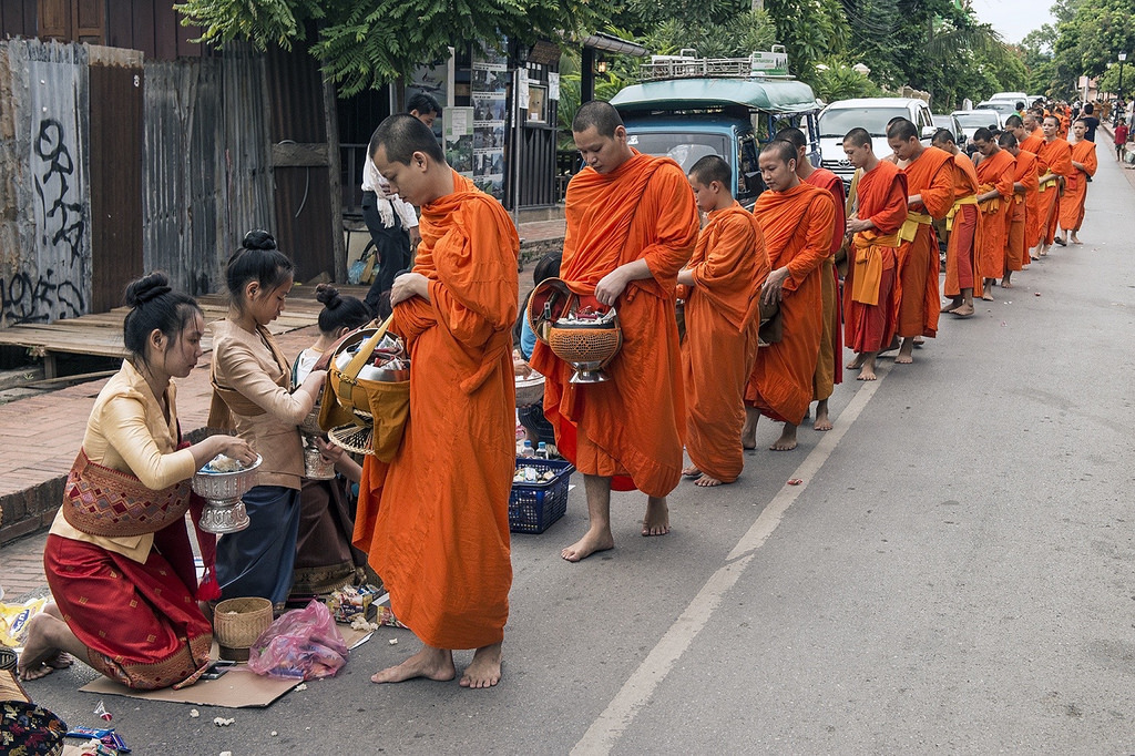 TOUR LÀO